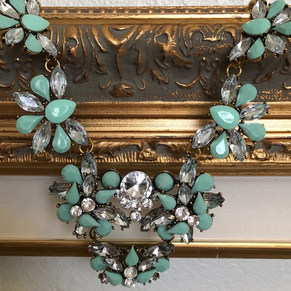 Necklace 🌼🐠 - Picture 2 of 3